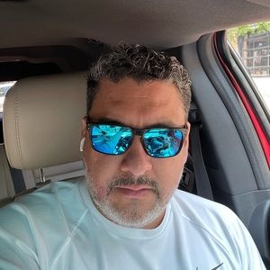 Meet your Posher, Jean carlos